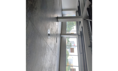 LOCAL  Piso 3: 266 m²  Terraza 227 m²  EN GRANADA  NORTE CALI
