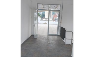 LOCAL  Piso 3: 266 m²  Terraza 227 m²  EN GRANADA  NORTE CALI