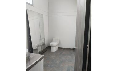 LOCAL  Piso 3: 266 m²  Terraza 227 m²  EN GRANADA  NORTE CALI