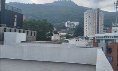 LOCAL  Piso 3: 266 m²  Terraza 227 m²  EN GRANADA  NORTE CALI