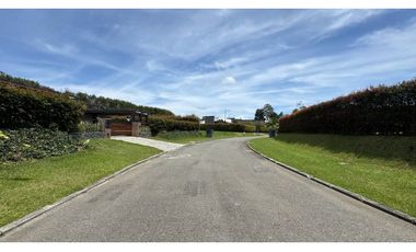 Lote en venta en unidad cerrada en Llanogrande