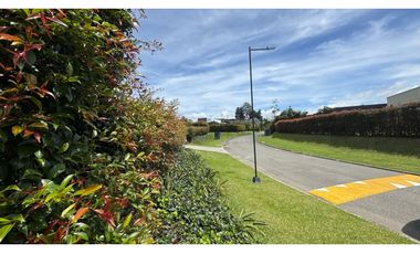 Lote en venta en unidad cerrada en Llanogrande