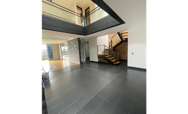 CASA EN ARRIENDO SECTOR LOMA DEL ATRAVEZADO- ENVIGADO