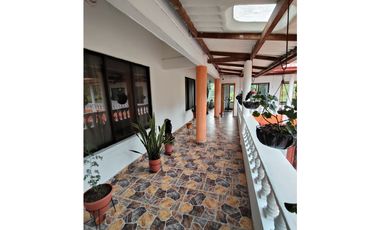 SE ARRIENDA CASA CAMPESTRE AMOBLADA VEREDA LA ESPERANZA-D/BRADAS
