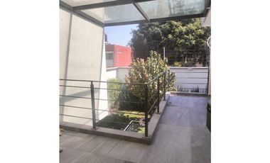 REESTRENA HERMOSA CASA REMODELADA EN SANTA MÓNICA