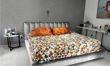 REESTRENA HERMOSA CASA REMODELADA EN SANTA MÓNICA