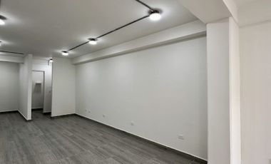 Venta Oficina 60m² en Mall Comercial - Guayabal, Piso 3