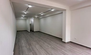 Venta Oficina 60m² en Mall Comercial - Guayabal, Piso 3