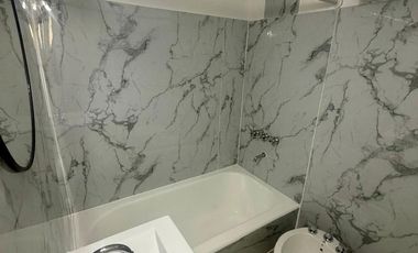 Monoambiente muy luminoso con cocina independiente