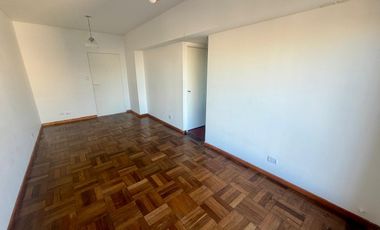 Monoambiente muy luminoso con cocina independiente