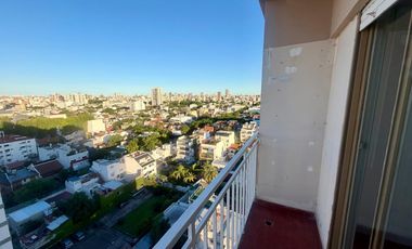 Monoambiente muy luminoso con cocina independiente