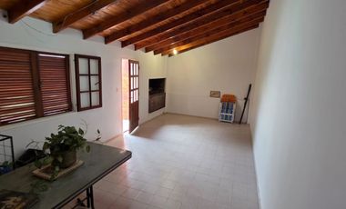 VENTA - Casa de 3 dormitorios | B° Santa Genoveva | Neuquén