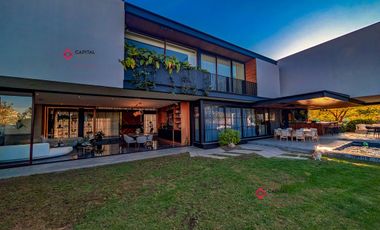 CASA DE LUJO EN VENTA EN ZAPOPAN AYAMONTE