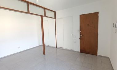 Departamento de 2 ambientes apto profesional en el centro de Morón