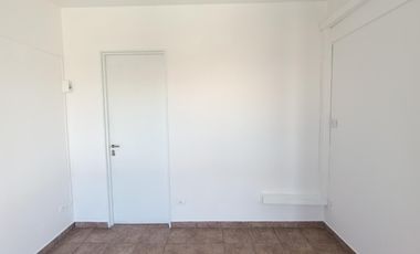 Departamento de 2 ambientes apto profesional en el centro de Morón