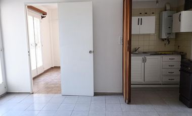 Departamento de 2 ambientes apto profesional en el centro de Morón
