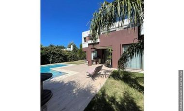 Casa 5 ambientes en Rumenco