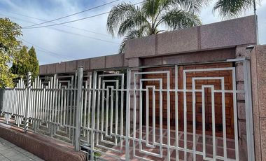 Casa en Alquiler Para fines Comerciales - Cerro de las Rosas - Zona Norte