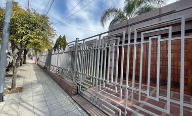 Casa en Alquiler Para fines Comerciales - Cerro de las Rosas - Zona Norte