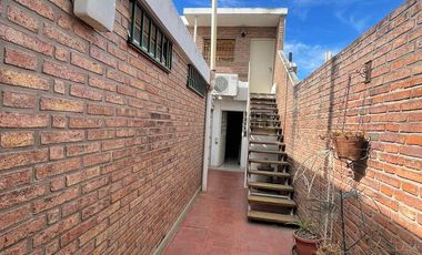 Casa en Alquiler Para fines Comerciales - Cerro de las Rosas - Zona Norte