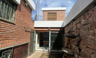 Casa en Alquiler Para fines Comerciales - Cerro de las Rosas - Zona Norte