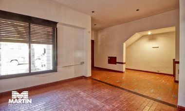 Casa PH en venta en Olivos 3 ambientes, con cochera, jardín y galpón. 170 m2 cub.