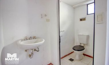 Casa PH en venta en Olivos 3 ambientes, con cochera, jardín y galpón. 170 m2 cub.