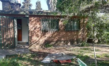 Casa en venta 2 dormitorios y 2 cocheras en  Arroyo Seco