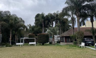 Venta casa quinta con quincho y piscina en Centro Agricola El Pato