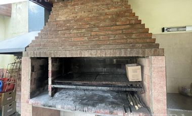 Venta casa quinta con quincho y piscina en Centro Agricola El Pato