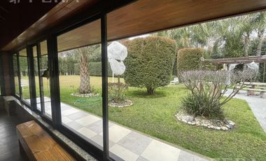 Venta casa quinta con quincho y piscina en Centro Agricola El Pato