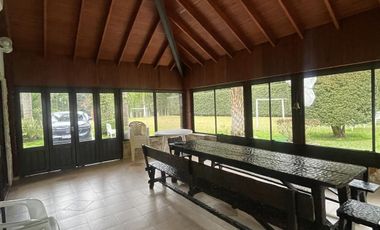 Venta casa quinta con quincho y piscina en Centro Agricola El Pato