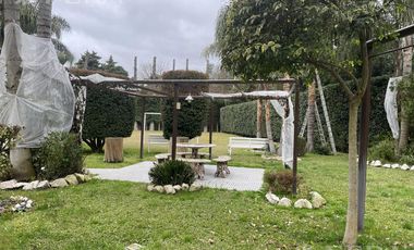 Venta casa quinta con quincho y piscina en Centro Agricola El Pato