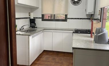 Venta casa quinta con quincho y piscina en Centro Agricola El Pato