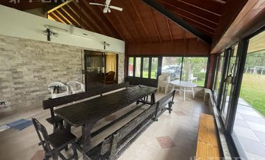 Venta casa quinta con quincho y piscina en Centro Agricola El Pato