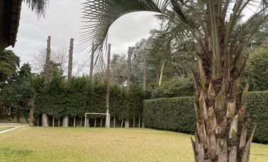 Venta casa quinta con quincho y piscina en Centro Agricola El Pato