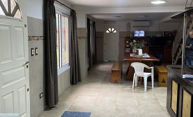 Venta casa quinta con quincho y piscina en Centro Agricola El Pato