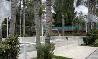 Venta casa quinta con quincho y piscina en Centro Agricola El Pato