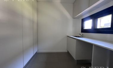 Venta Casa de 5 ambientes con fondo y piscina en Greenville - Hudson