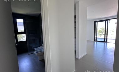 Venta Casa de 5 ambientes con fondo y piscina en Greenville - Hudson