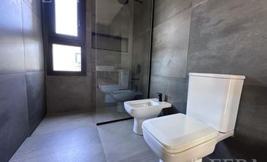 Venta Casa de 5 ambientes con fondo y piscina en Greenville - Hudson