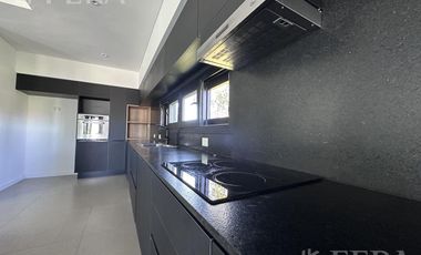 Venta Casa de 5 ambientes con fondo y piscina en Greenville - Hudson