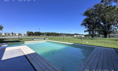 Venta Casa de 5 ambientes con fondo y piscina en Greenville - Hudson