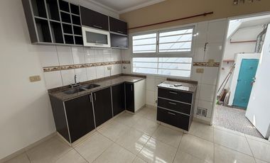 PH tipo CASA en ALQUILER con PATIO y Terraza en Wilde