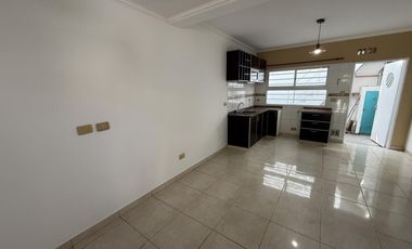 PH tipo CASA en ALQUILER con PATIO y Terraza en Wilde