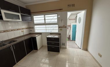 PH tipo CASA en ALQUILER con PATIO y Terraza en Wilde