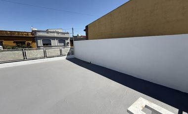 PH tipo CASA en ALQUILER con PATIO y Terraza en Wilde