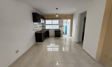 PH tipo CASA en ALQUILER con PATIO y Terraza en Wilde