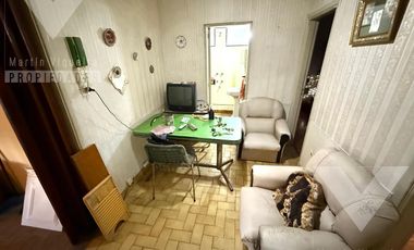 Casa en lote propio en Villa Adelina. 8.66 por 18.10 mts-