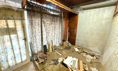 Casa en lote propio en Villa Adelina. 8.66 por 18.10 mts-